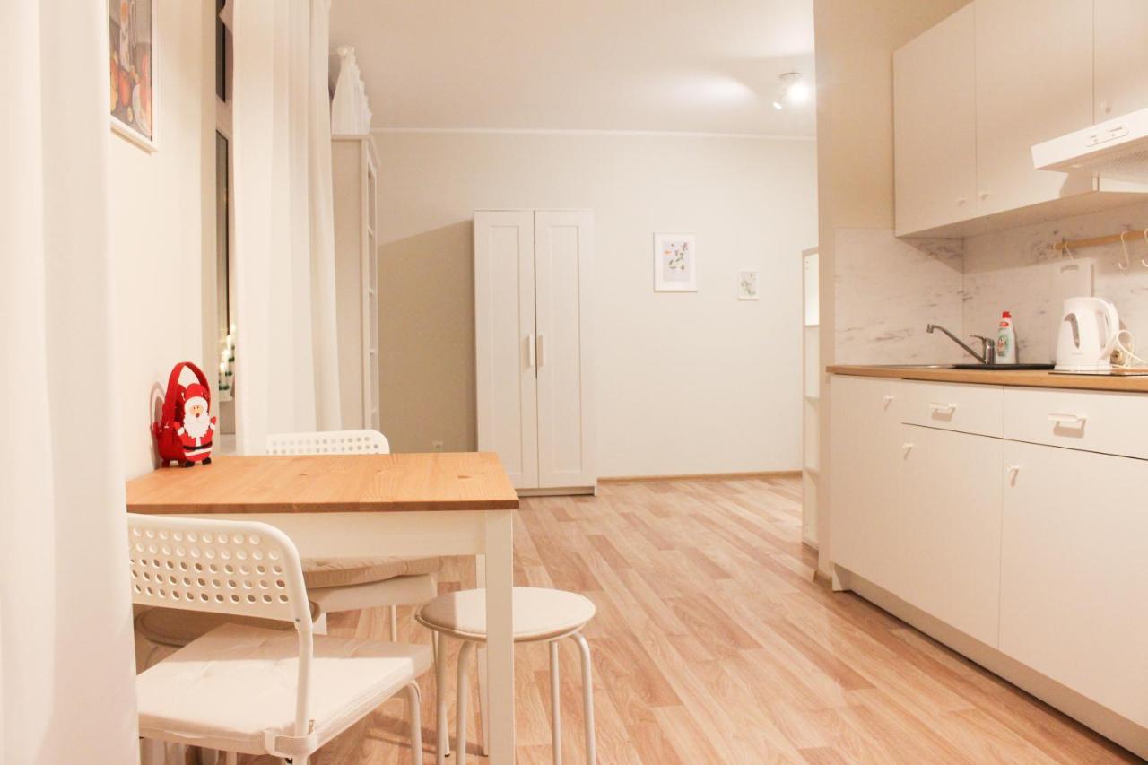 Bright Spacious Apartment In Riga With Free Parking Exterior foto