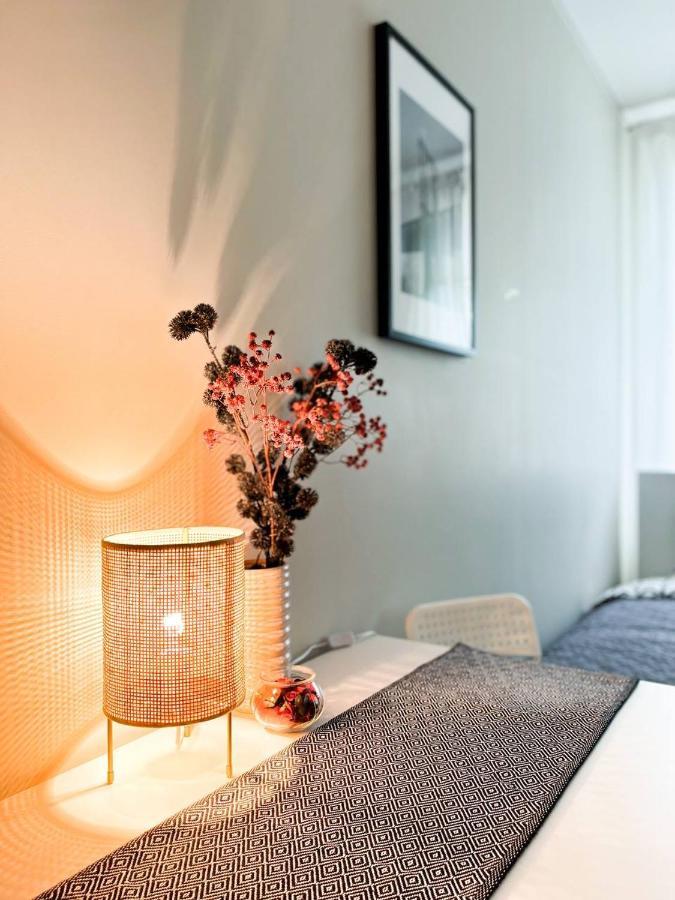 Bright Spacious Apartment In Riga With Free Parking Exterior foto
