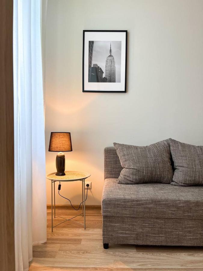 Bright Spacious Apartment In Riga With Free Parking Exterior foto